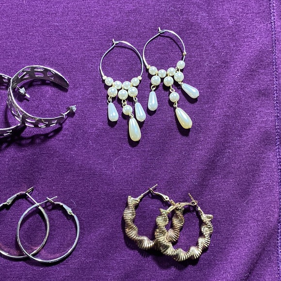 Set of 8 earrings/ hoops - Picture 4 of 4